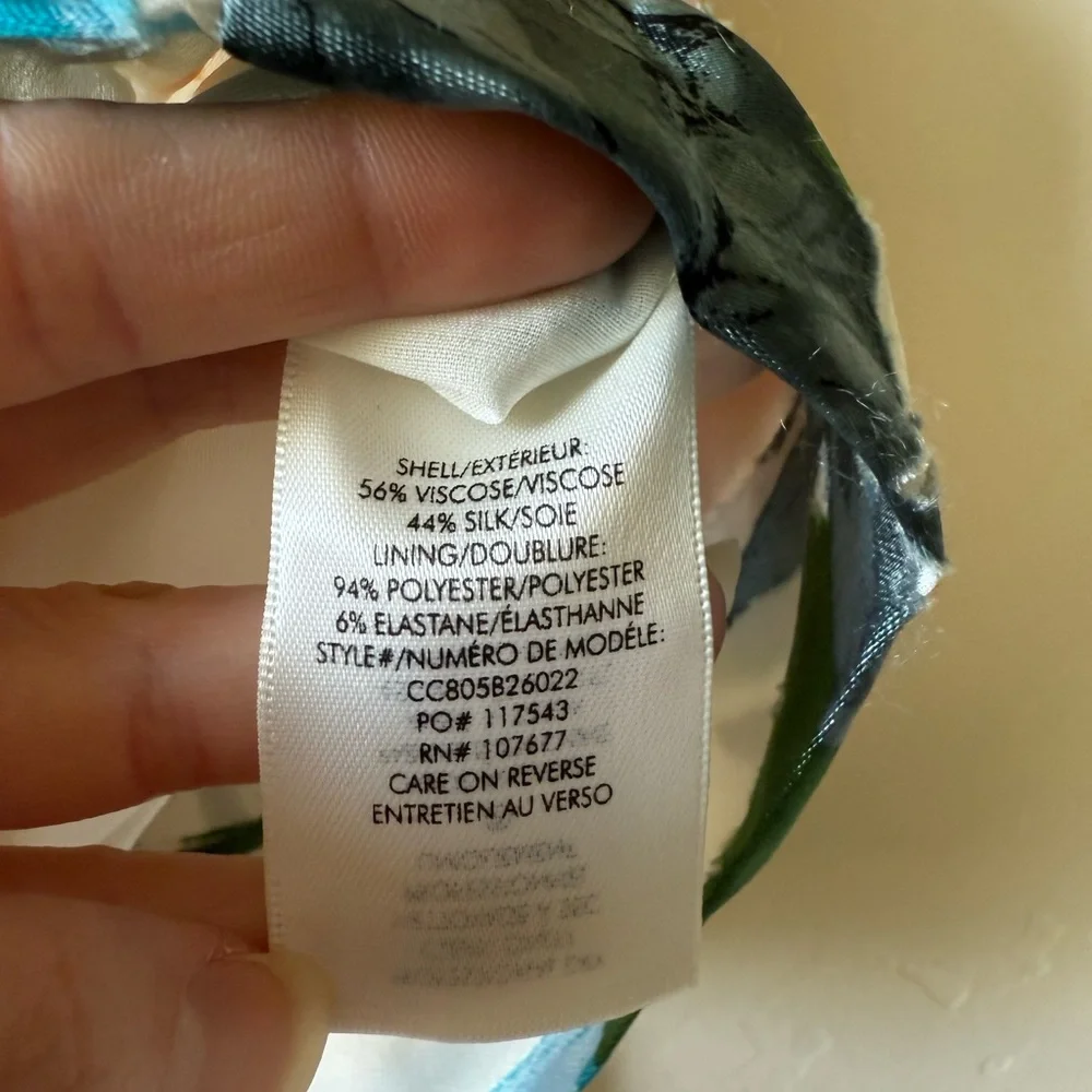 Alice + Olivia Nicole Floral Print Cold Shoulder Wrap Top Size 2 - Picture 7 of 9